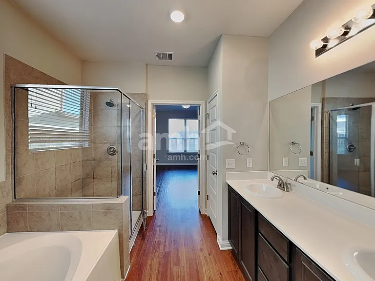 8010 Dampton Ln — Photo 10