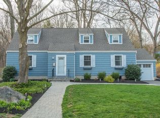 7 Crescent Dr, Mountain Lakes, NJ 07046
