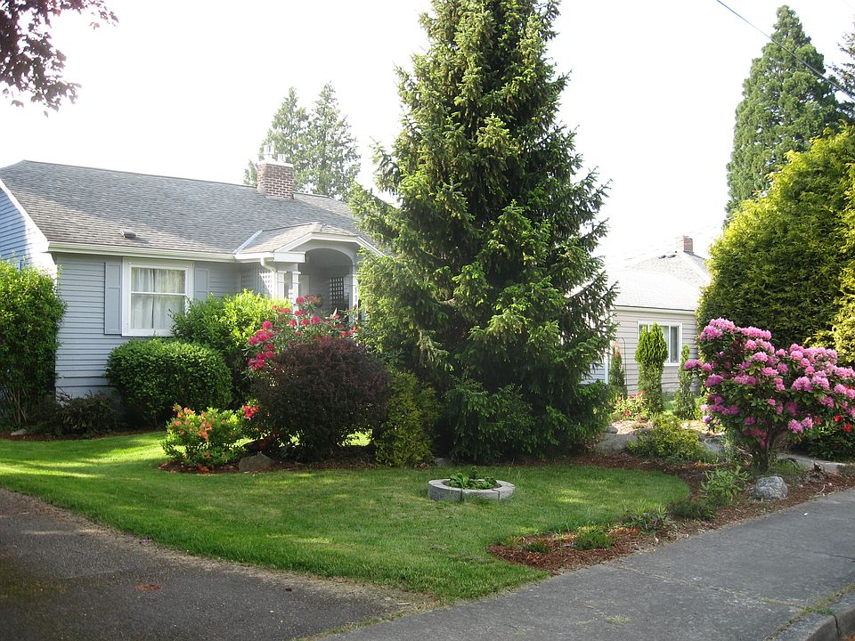 Front yard facing northeast