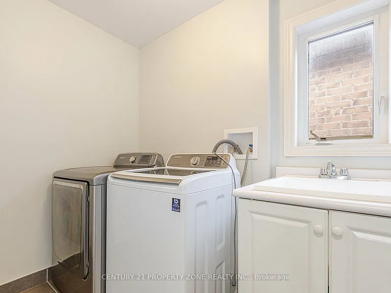 6 Dufay Rd — Photo 22