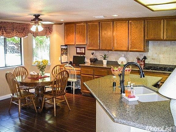 2nd image of 139 Stonington Way
