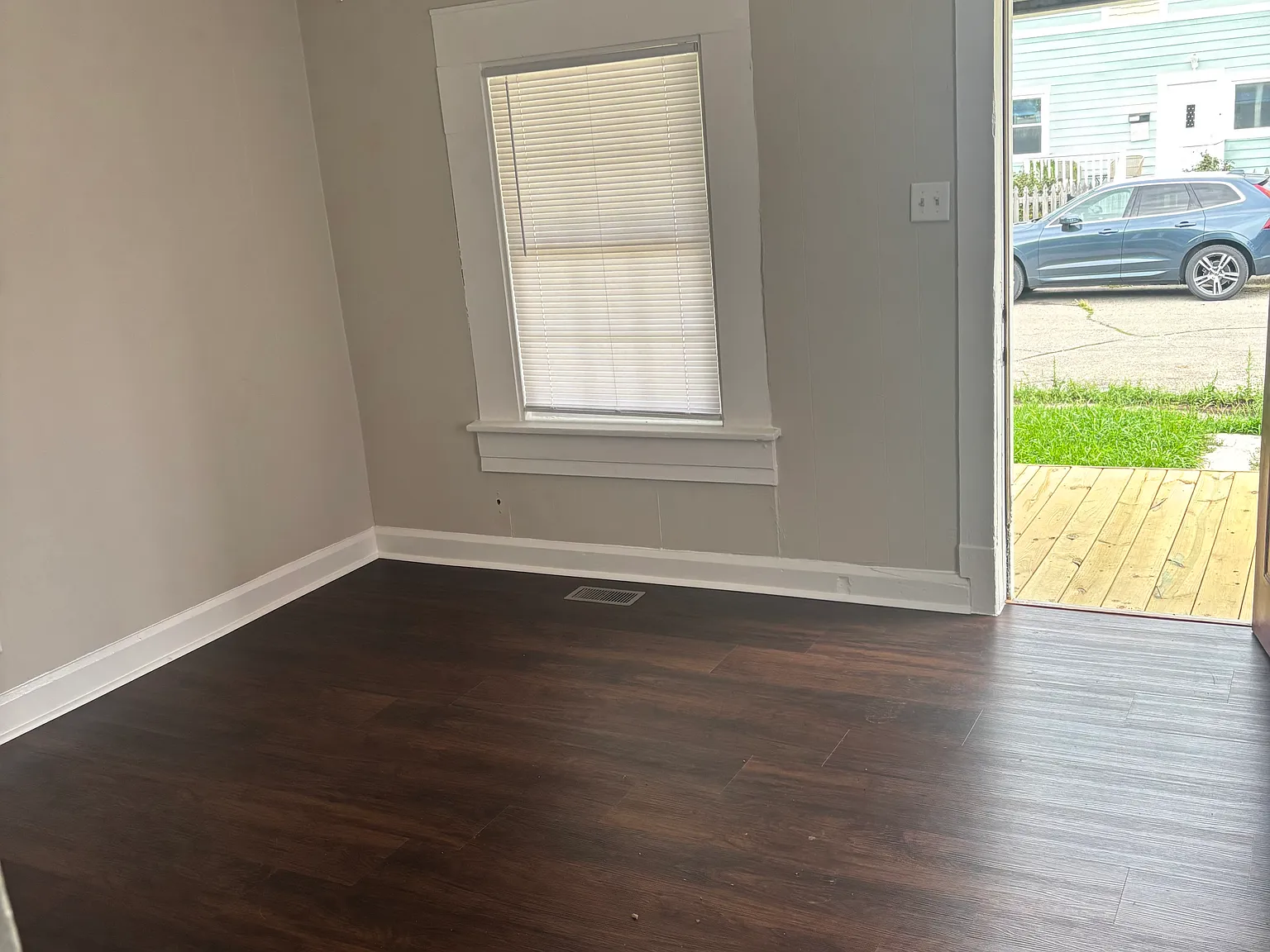 2 bed, 1100 sqft, $1,100 — Photo 3