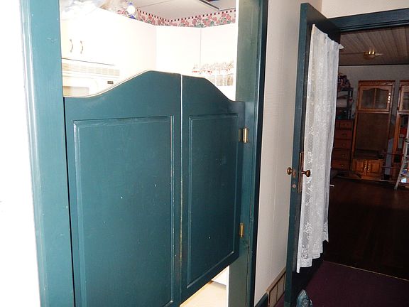 Doors to kitchen