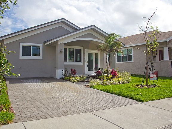 Rear garage, 100 ft deep!