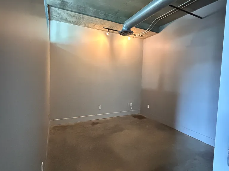 Vine Street Lofts — Photo 6