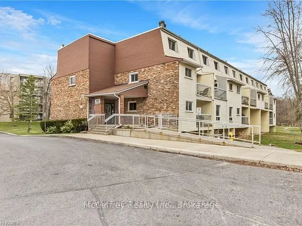 1010 Pembridge Cres #110, Kingston, ON K7P 1A3