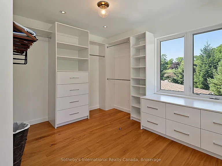 4 Holly Ct — Photo 29