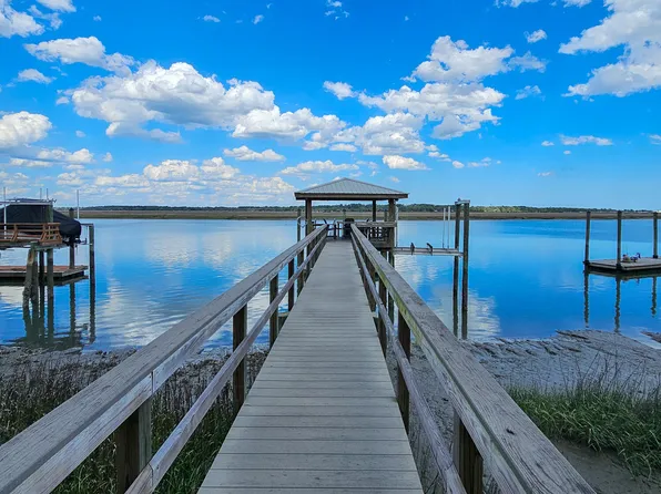 2 Wrights Point Circle, Beaufort, SC 29902