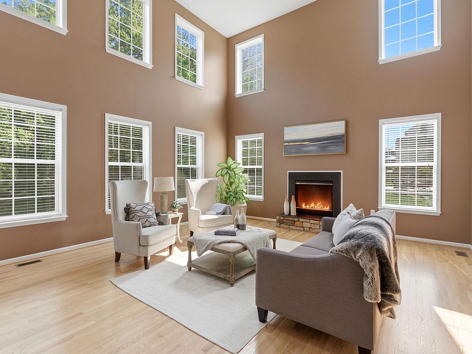 1st image of 457 Hughs Rd