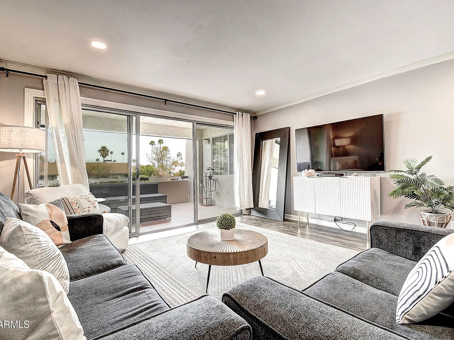 2 bed, 2.0 bath, 1140 sqft, $2,750 — Photo 3