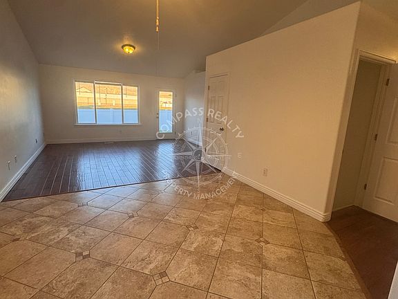 4th image of 185 Crystal Bay Dr