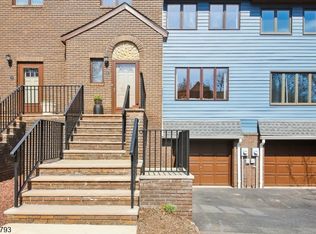 8 Village Green Ct, South Orange, NJ