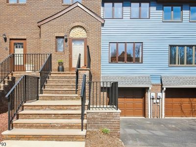 8 Village Green Ct, South Orange, NJ, 07079