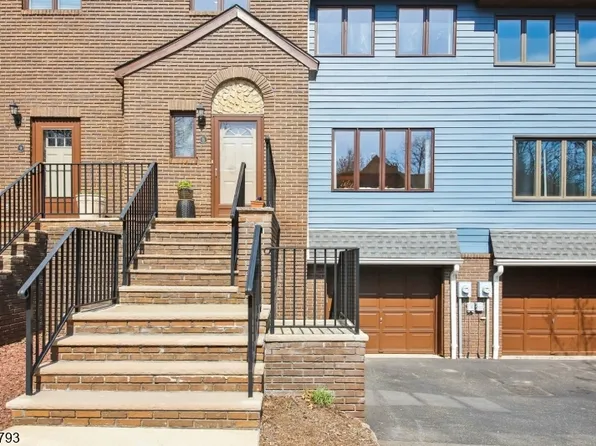 8 Village Green Ct, South Orange Village Twp., NJ 07079