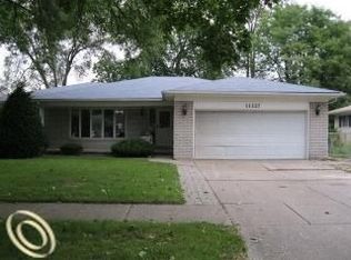 11227 Olive St, Warren, MI 48093