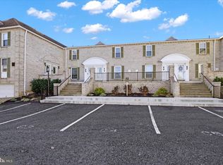 1000 Country Club Rd #4, York, PA 17403