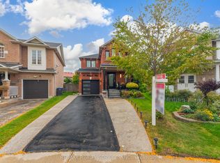 14 Redfinch Way, Brampton, ON L7A2B3