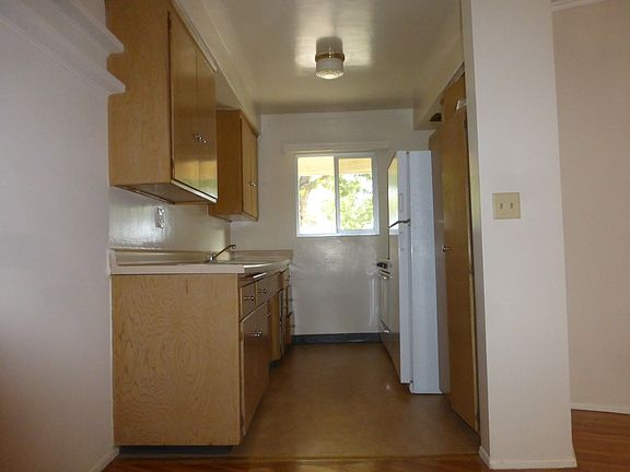 5th image of 140 S Buena Vista St APT A