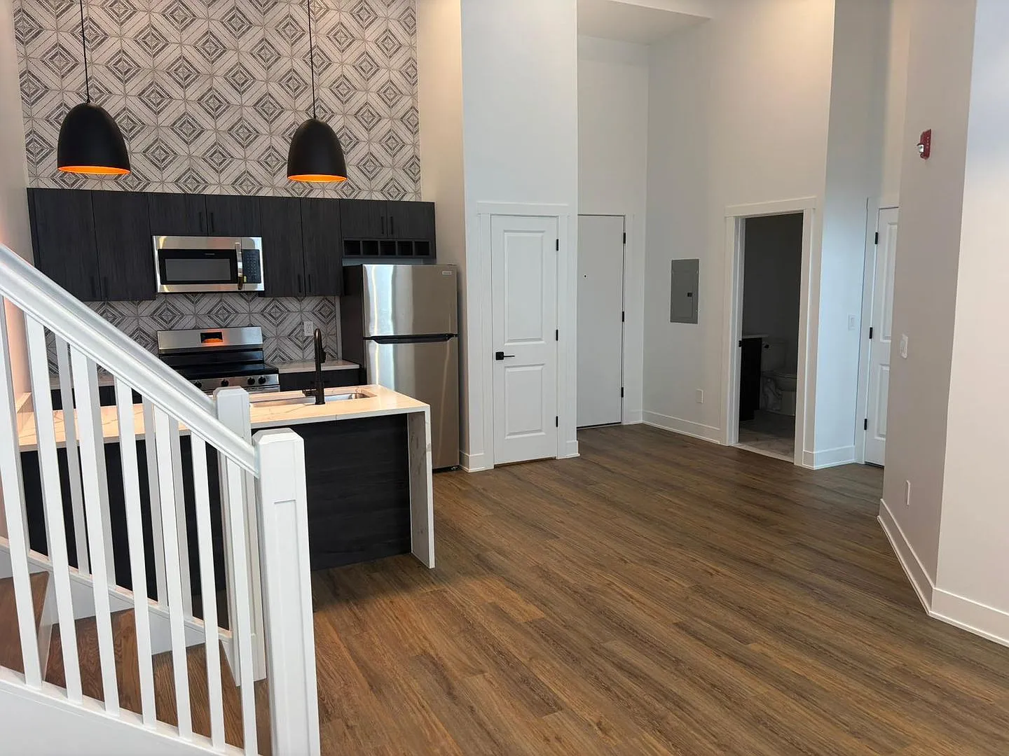 WAIVED APPLICATION FEE AND SECOND MONTH FREE! Sign @ Residence on Penn — Photo 3