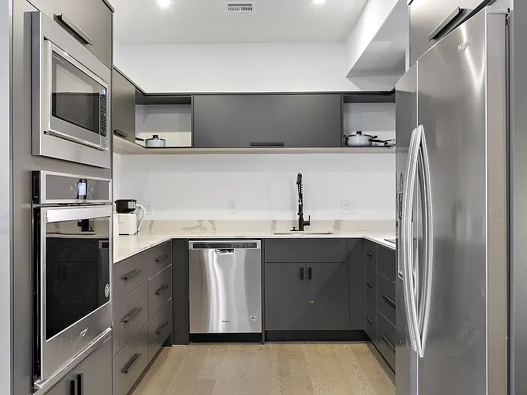 441 N 35th St #3R — Photo 10