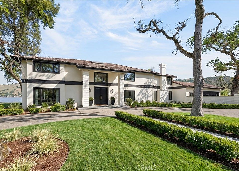 1st image of 8266 Peninsula Dr