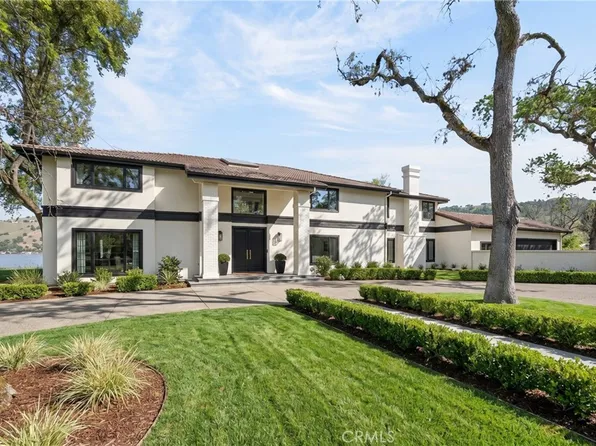 8266 Peninsula Dr, Kelseyville, CA 95451