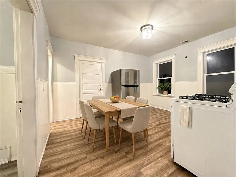 90 Vernon St #3 — Photo 25