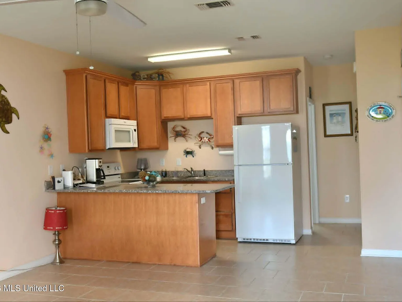 3 bed, 3.0 bath, 1156 sqft, $1,800 — Photo 2