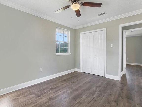 5th image of 2753 Russell Dr