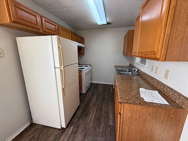 2 bed, 776 sqft, $695 — Photo 3