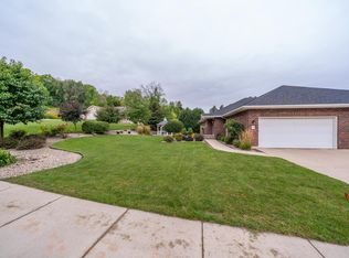 5 Eagles Ct, Kaukauna, WI 54130