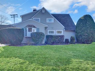 2 Welcome Lane, Wantagh, NY 11793