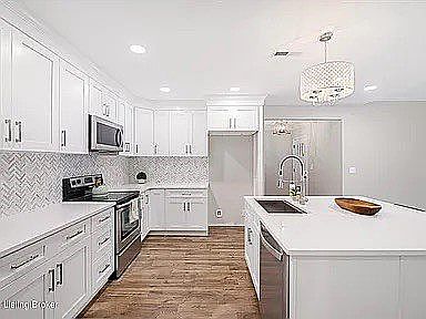 5th image of 214 S Madison Ave