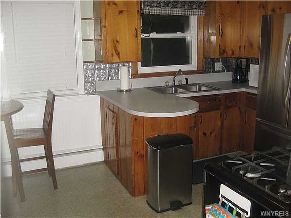 2nd image of 7507 Valley Circle Ln