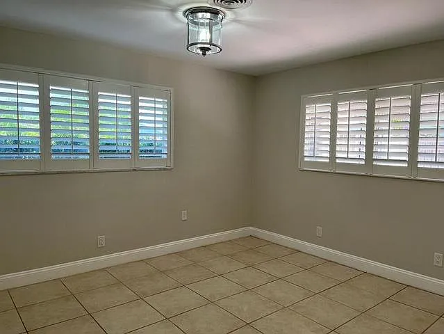 3 bed, 1735 sqft, $4,895 — Photo 2