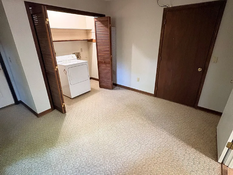 6329 Rolling Hills Dr — Photo 14