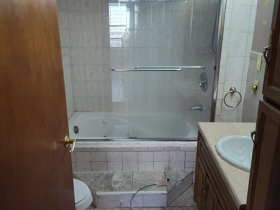 1st image of 70 Georgia Ave Floor 1