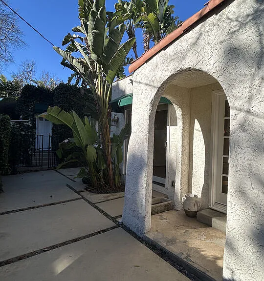 8711 Sherwood Dr — Photo 2