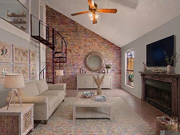3rd image of 8826 Pecan Tree Dr