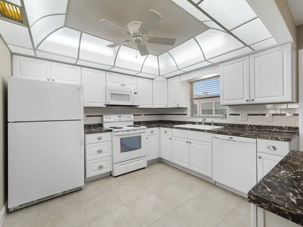 6960 Versailles, Pinellas Park, FL 33781