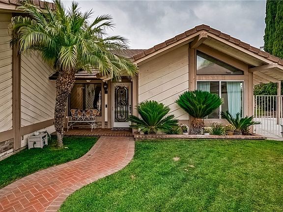2nd image of 1210 Paseo Gracia