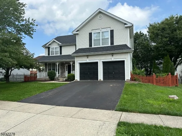 16 Haze Way, Lopatcong Twp., NJ 08865