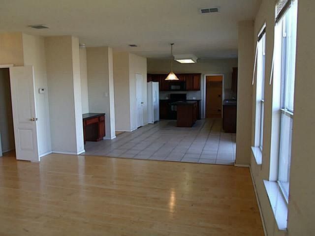 2nd image of 1001 Ashland Dr