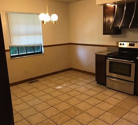 4th image of 1620 Glen Ave
