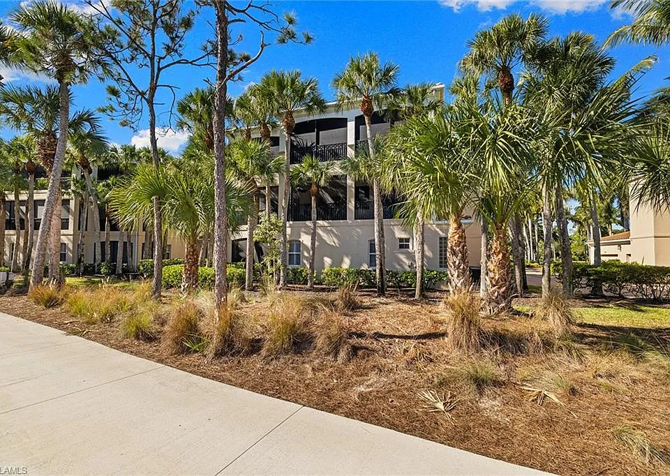2864 Tiburon Blvd E #102