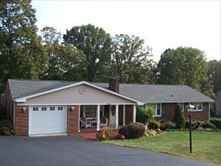 1st image of 204 Cameron Dr