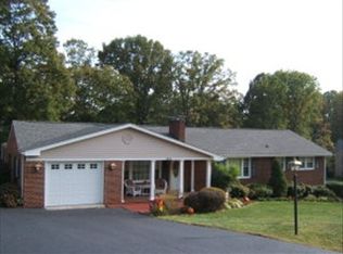 204 Cameron Dr, Vinton, VA 24179