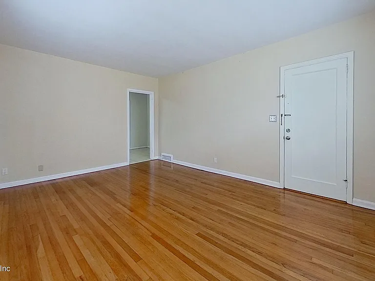1261 Belmont Ter #1 — Photo 3