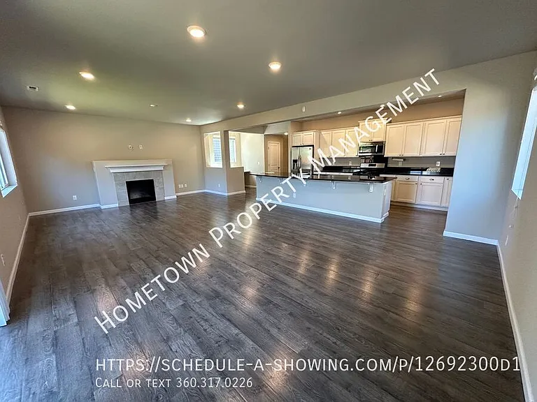 3332 Juno Ct NE — Photo 11