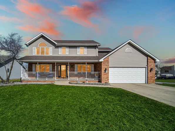 225 Beiriger Dr, Dyer, IN 46311